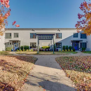 https://nashville-home-with-a-view-203.nashville-hotels.org